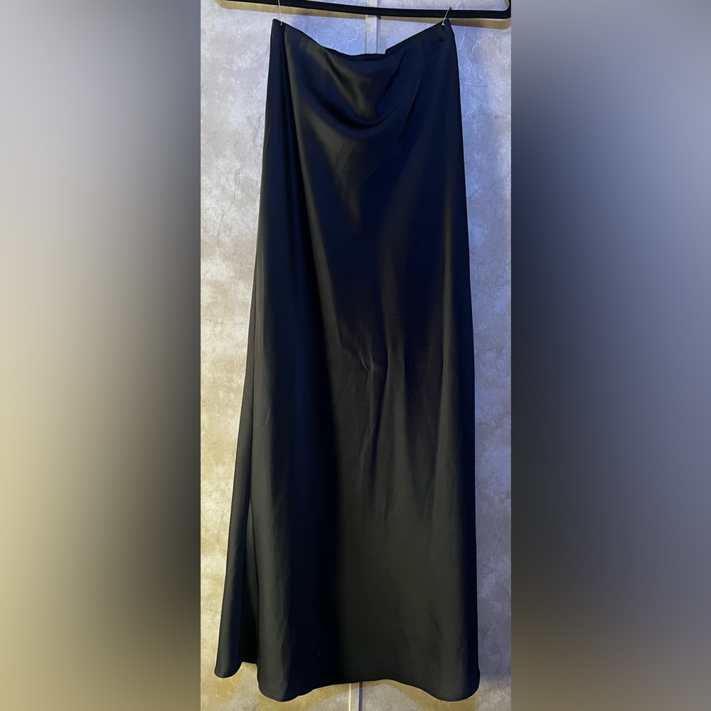 Abercrombie & Fitch Satin black Maxi skirt, size Smalll.